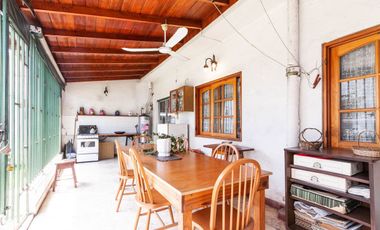 Casa 4 amb con jardín y quincho - Deheza 3700