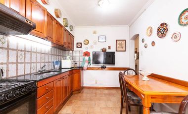 Casa 4 amb con jardín y quincho - Deheza 3700