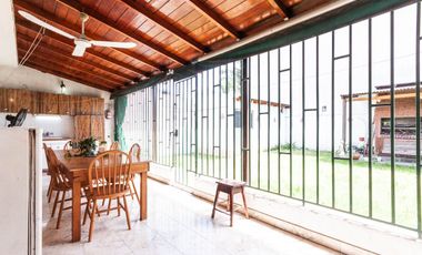 Casa 4 amb con jardín y quincho - Deheza 3700