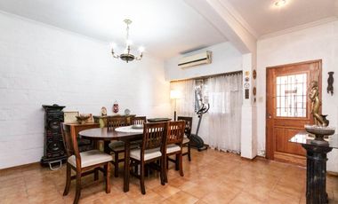 Casa 4 amb con jardín y quincho - Deheza 3700