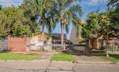 Casa 3 ambientes - Apto Credito - Venta/Permuta