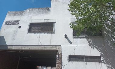 GALPON + DEPARTAMENTO. GRAN LOTE. R. ESCALADA