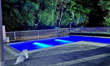 VENDO HERMOSA CASA ESTILO CAMPO EN EXCLUSIVO COUNTRY EN ITUZAINGO CORRIENTES
