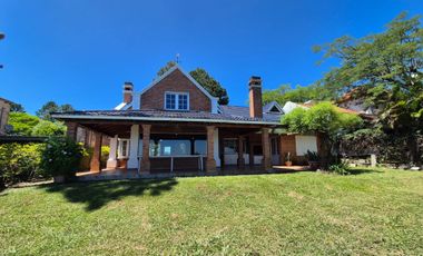 LA CASA DE TU SUEÑOS EN VENTA HERMOSA CON SALIDA AL RÍO PARANÁ