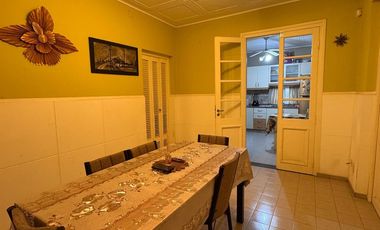 CASA EN VENTA EN PEHUAJO CON GARAGE Y QUINCHO