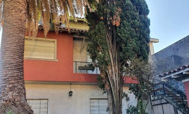 VENTA CASA EN BLOCK MUNRO VTE LOPEZ COCHERA