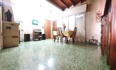 VENTA CASA EN BLOCK MUNRO VTE LOPEZ COCHERA