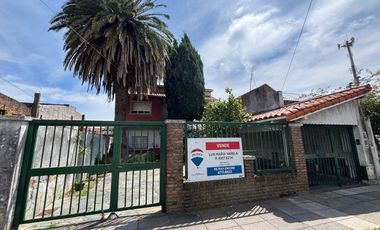 VENTA CASA EN BLOCK MUNRO VTE LOPEZ COCHERA
