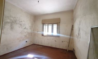 VENTA CASA EN BLOCK MUNRO VTE LOPEZ COCHERA