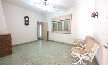 VENTA CASA EN BLOCK MUNRO VTE LOPEZ COCHERA