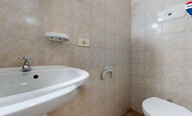 Casa de 3 amb, con Local y galpon 11 cocheras