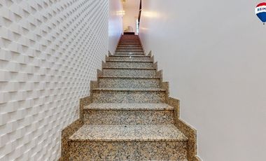 Casa de 3 amb, con Local y galpon 11 cocheras