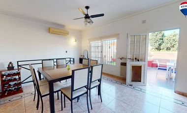 Casa de 3 amb, con Local y galpon 11 cocheras