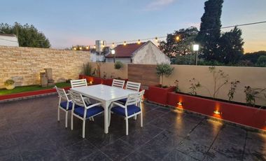 Casa de 3 amb, con Local y galpon 11 cocheras