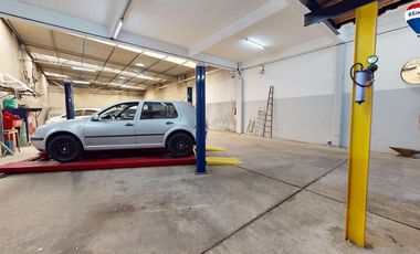 Casa de 3 amb, con Local y galpon 11 cocheras