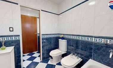 Casa de 3 amb, con Local y galpon 11 cocheras