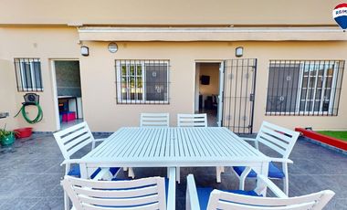 Casa de 3 amb, con Local y galpon 11 cocheras