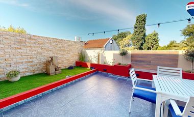 Casa de 3 amb, con Local y galpon 11 cocheras