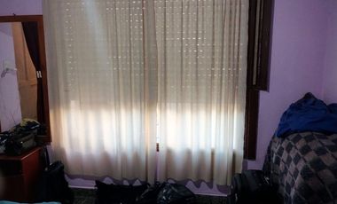 En Venta Casa Pequeña con Galpón