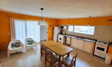 VENTA CASA 4 AMBIENTES  VISTA AL MAR -MAR DEL SUD