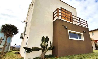 VENTA CASA 4 AMBIENTES  VISTA AL MAR -MAR DEL SUD