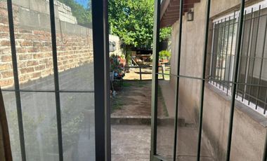 CASA 3 DORMITORIOS CON COCHERA,PATIO, TALLERES SUD