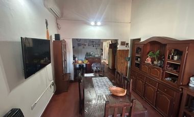 CASA 3 DORMITORIOS CON COCHERA,PATIO, TALLERES SUD