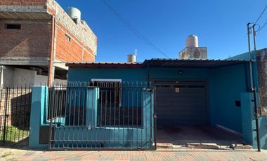 CASA 3 DORMITORIOS CON COCHERA,PATIO, TALLERES SUD