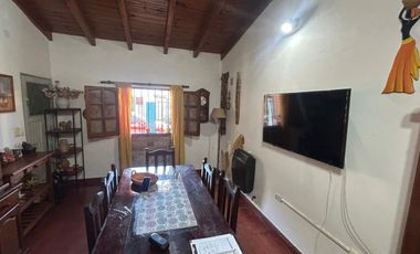 CASA 3 DORMITORIOS CON COCHERA,PATIO, TALLERES SUD