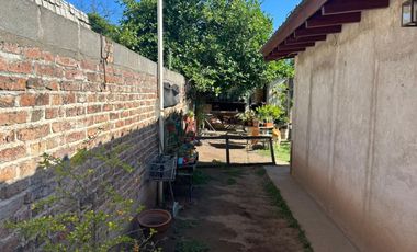 CASA 3 DORMITORIOS CON COCHERA,PATIO, TALLERES SUD