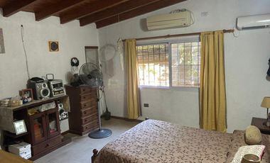 CASA 3 DORMITORIOS CON COCHERA,PATIO, TALLERES SUD