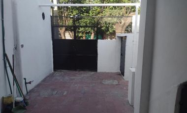 Casa en alquiler en Burzaco Este