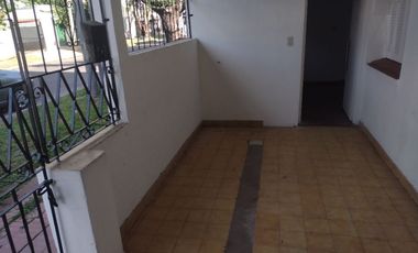 Casa en alquiler en Burzaco Este