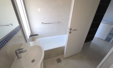 VENTA TRIPLEX. 3 AMB. COCH. QUINCHO. OLIVOS