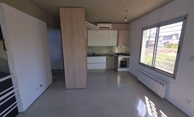 VENTA TRIPLEX. 3 AMB. COCH. QUINCHO. OLIVOS