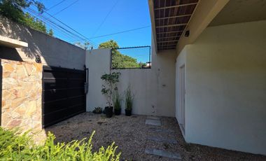 VENTA TRIPLEX. 3 AMB. COCH. QUINCHO. OLIVOS