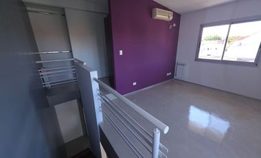 VENTA TRIPLEX. 3 AMB. COCH. QUINCHO. OLIVOS