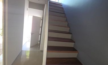 VENTA TRIPLEX. 3 AMB. COCH. QUINCHO. OLIVOS