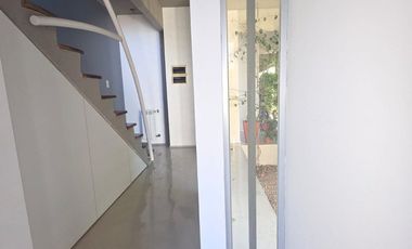 VENTA TRIPLEX. 3 AMB. COCH. QUINCHO. OLIVOS