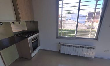 VENTA TRIPLEX. 3 AMB. COCH. QUINCHO. OLIVOS