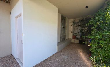 VENTA TRIPLEX. 3 AMB. COCH. QUINCHO. OLIVOS