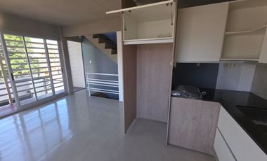 VENTA TRIPLEX. 3 AMB. COCH. QUINCHO. OLIVOS