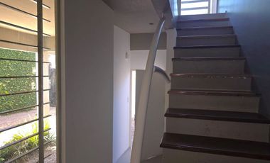 VENTA TRIPLEX. 3 AMB. COCH. QUINCHO. OLIVOS