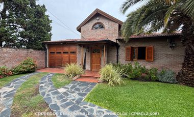 Chalet de 3 ambientes 1.242 M² en venta con cochera en Luis Guillón