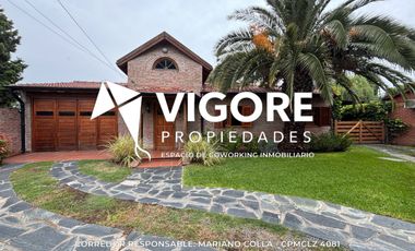 Chalet de 3 ambientes 1.242 M² en venta con cochera en Luis Guillón