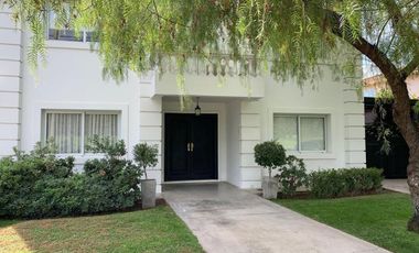 Casa a la venta en Club de Campo Guaymallen