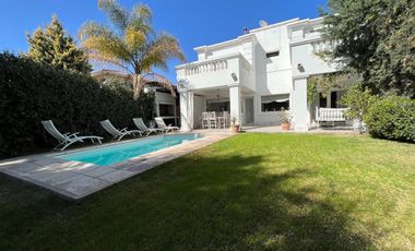 Casa a la venta en Club de Campo Guaymallen