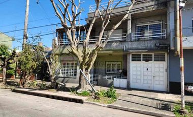 Casa PH en venta en Ramos Mejia Sur