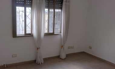 Casa PH en alquiler en Quilmes Este