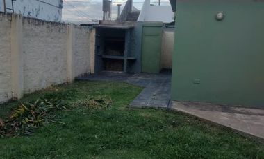 Casa PH en alquiler en Quilmes Este